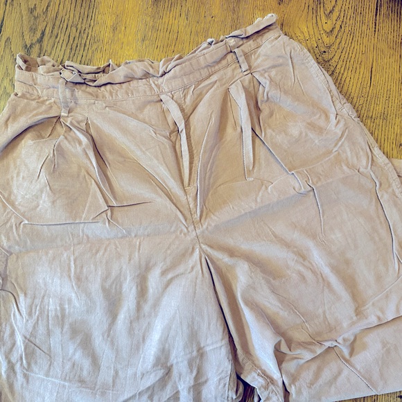 Woman’s wide legged lightweight corduroy pants beautiful but too big for me. - Picture 2 of 6